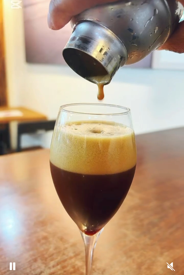 夏の人気コーヒードリンク「カフェシェケラート」