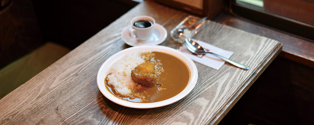 なぜカレーの後にコーヒーが飲みたくなるのか？
